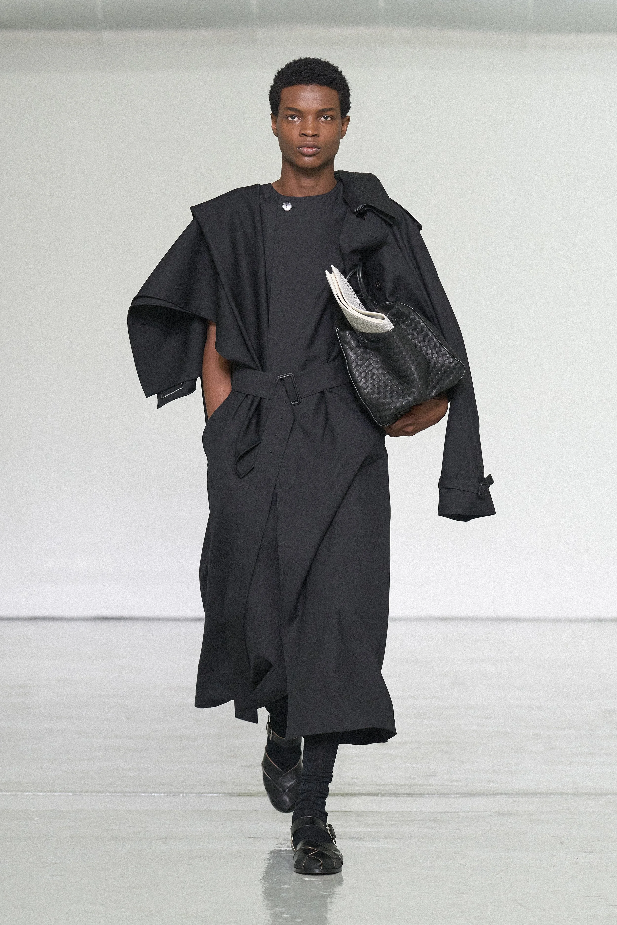 BOTTEGA VENETA - SUMMER 2027 - LOOK 08.jpg