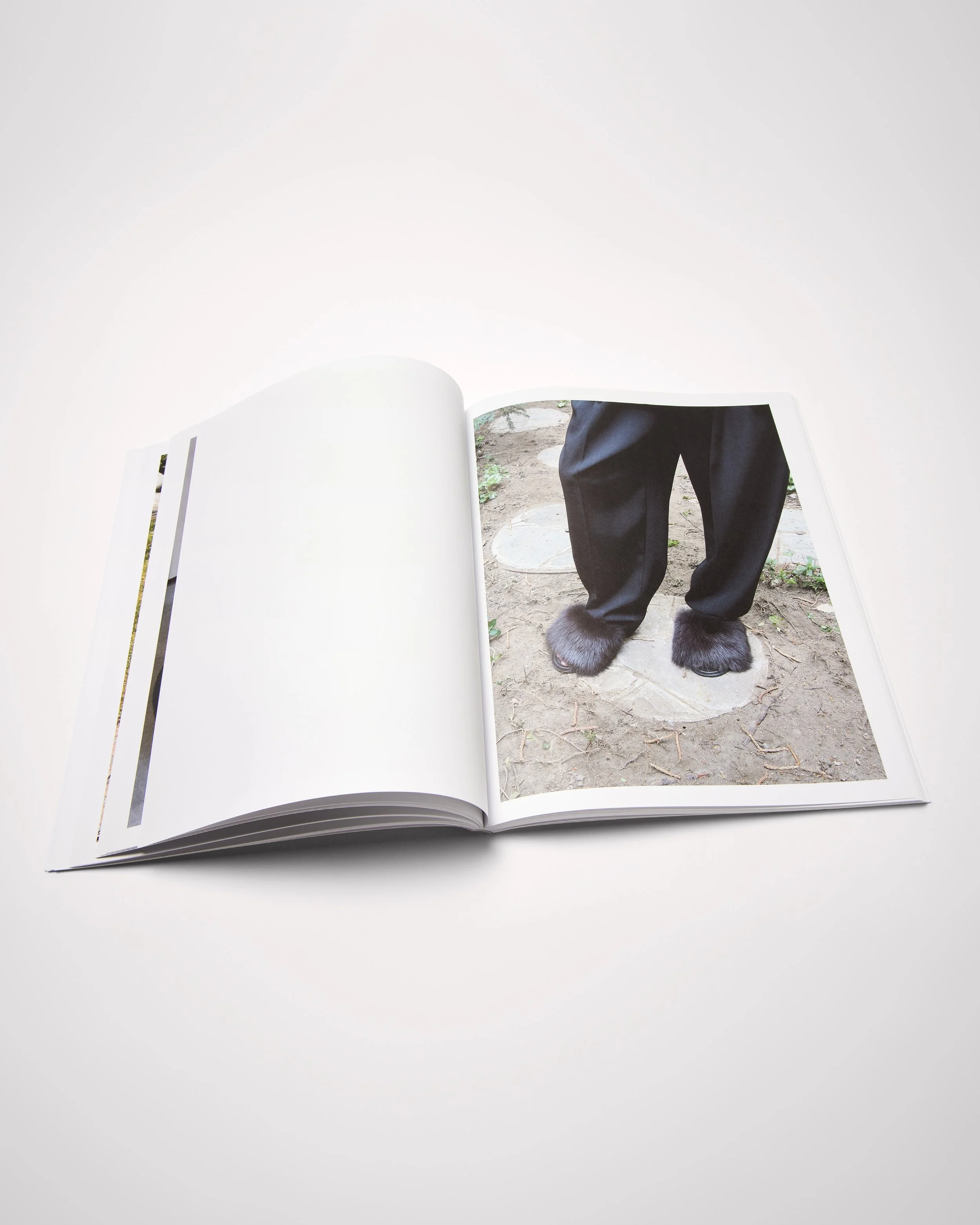 BV_W26_Juergen Teller Fanzine_imageonly_sRGB_4x5_page_06.jpg