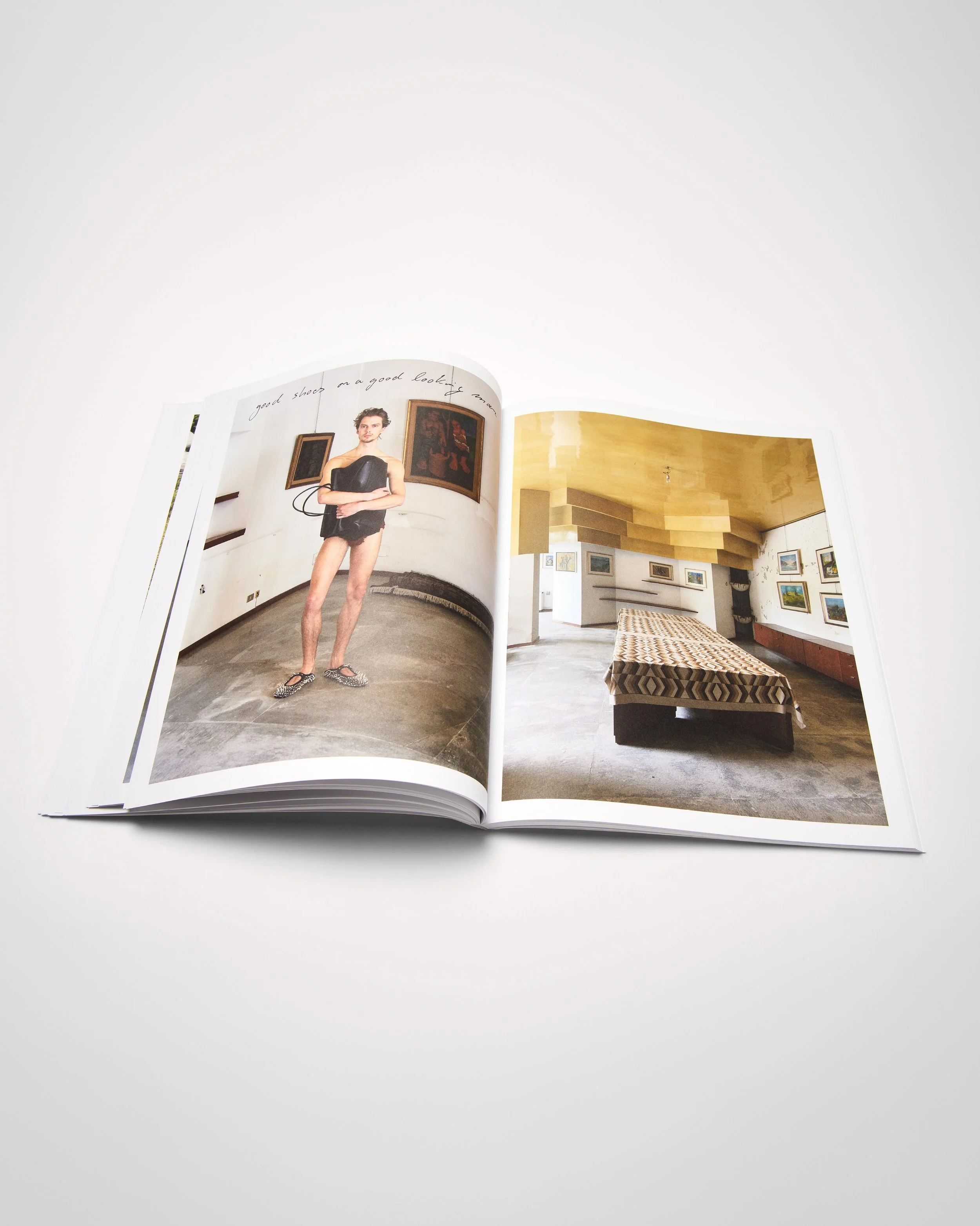 BV_W26_Juergen Teller Fanzine_imageonly_sRGB_4x5_page_07.jpg