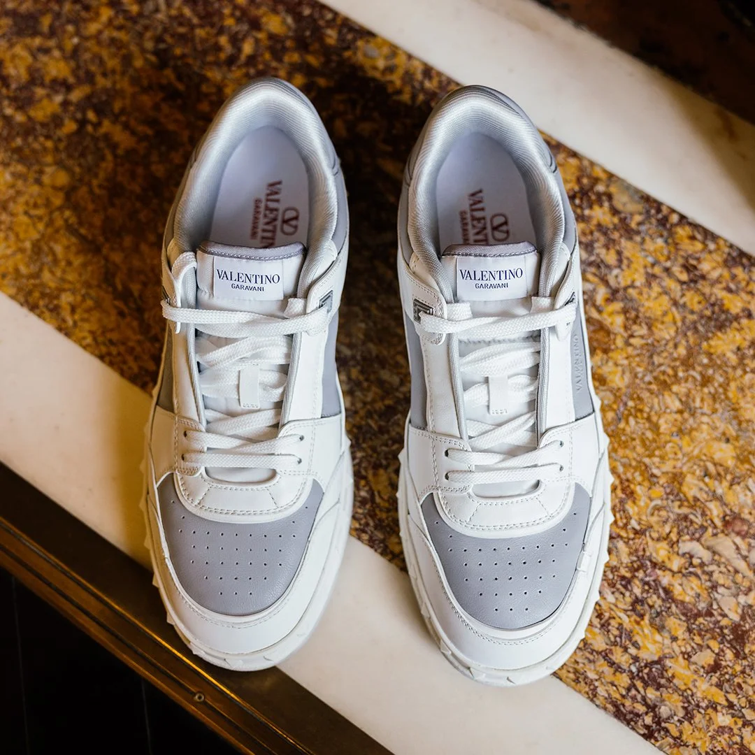 VALENTINO 25S GARAVANI FREEDOTS SNEAKERS IN BLACK LAMBSKIN