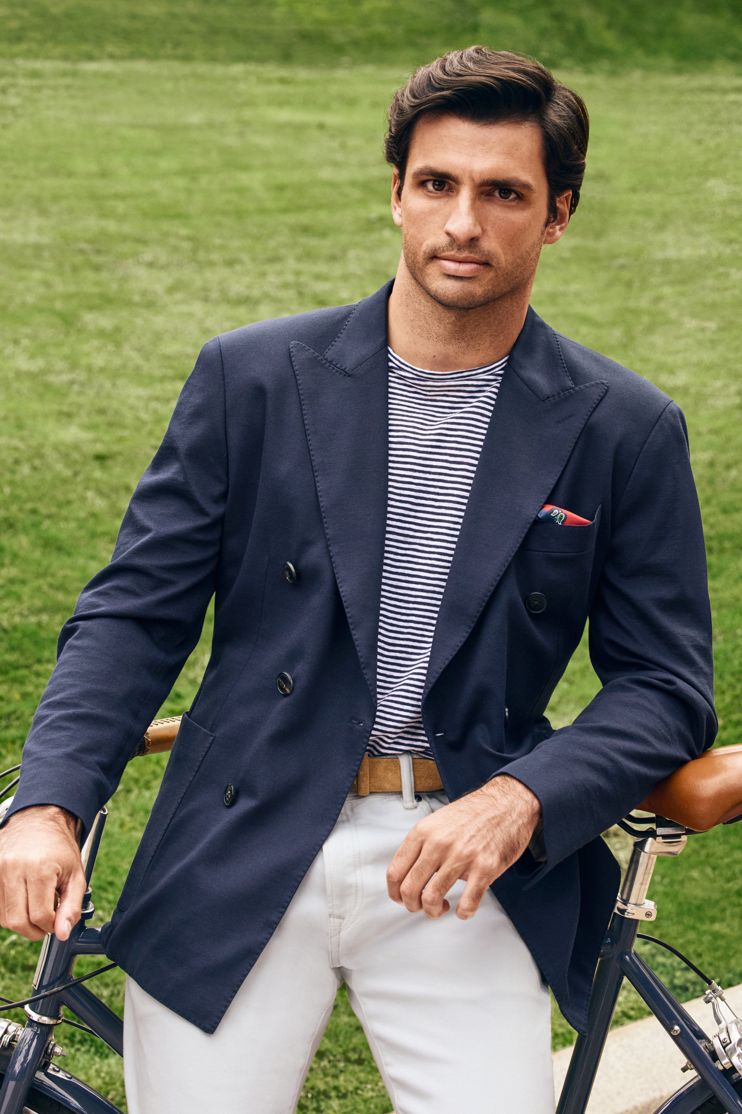Hackett London SS25: Carlos Sainz Father & Son Redefine Hackett London SS25: Carlos Sainz Father & Son Redefine