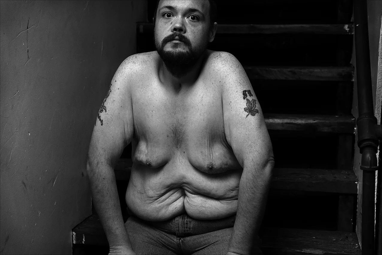 dpi 17inch  FEB Steve_Feet_j.jpg