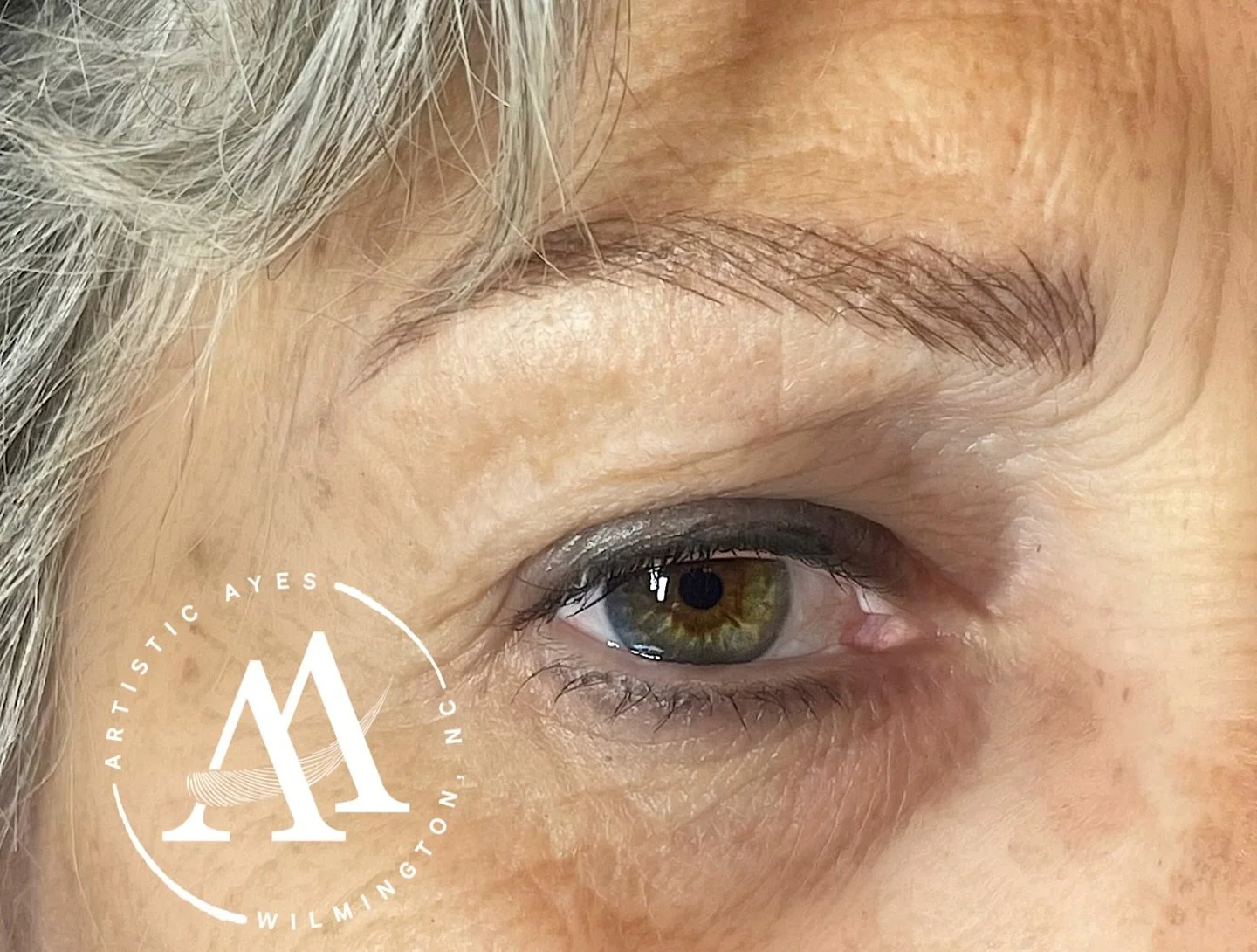 What if you don&rsquo;t have any brow hair at all🤷&zwj;♀️?? 
NO PROBLEM ~ we got this 👍👍
**Close Up on Strokes with No Brow Hair**
.
#microbladingwilmington #wilmingtonmicroblading #microbladingwilmingtonnc #microbladinglelandnc
#microblading #mic