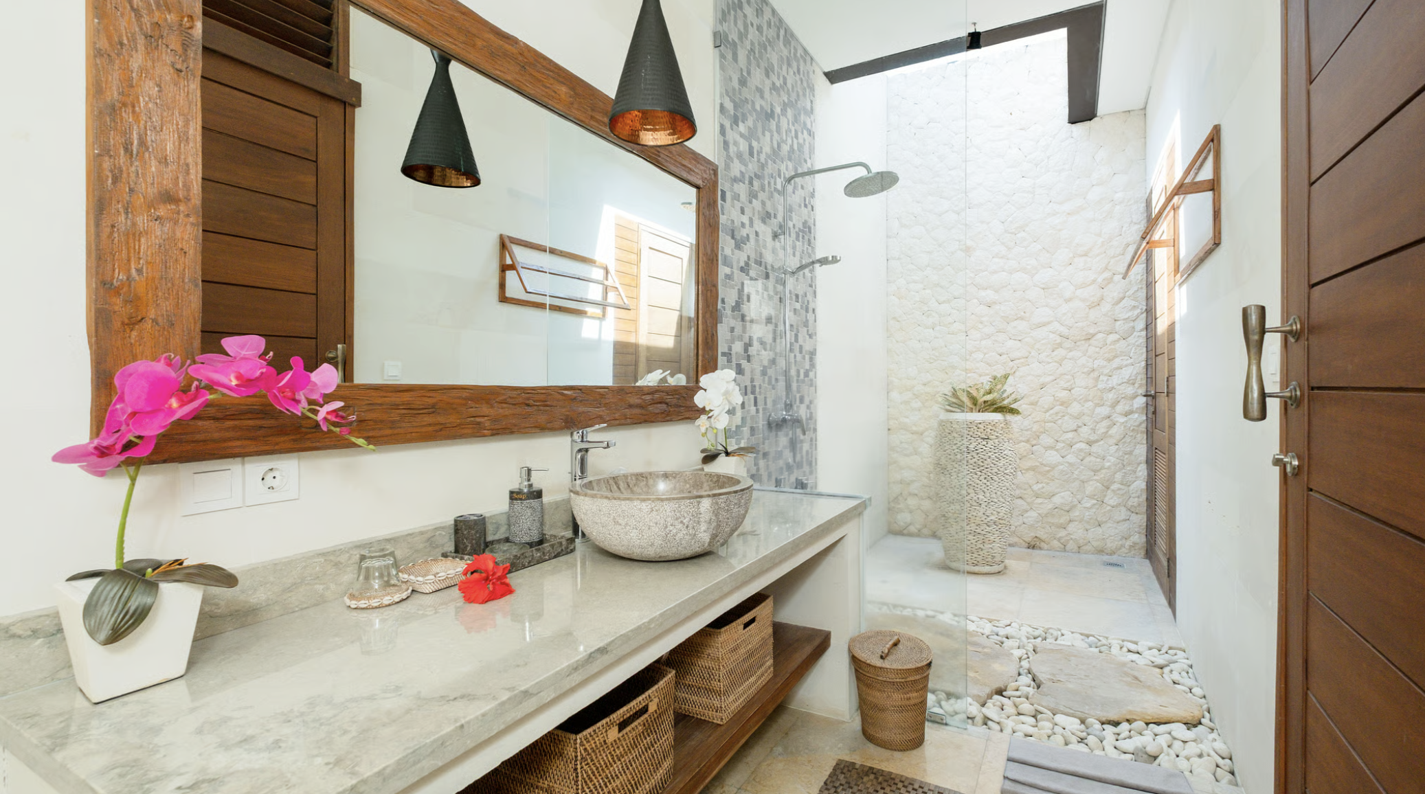 Sister bathroom 2.png