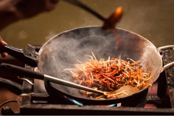 Pad_Thai_Ekkamai.jpg