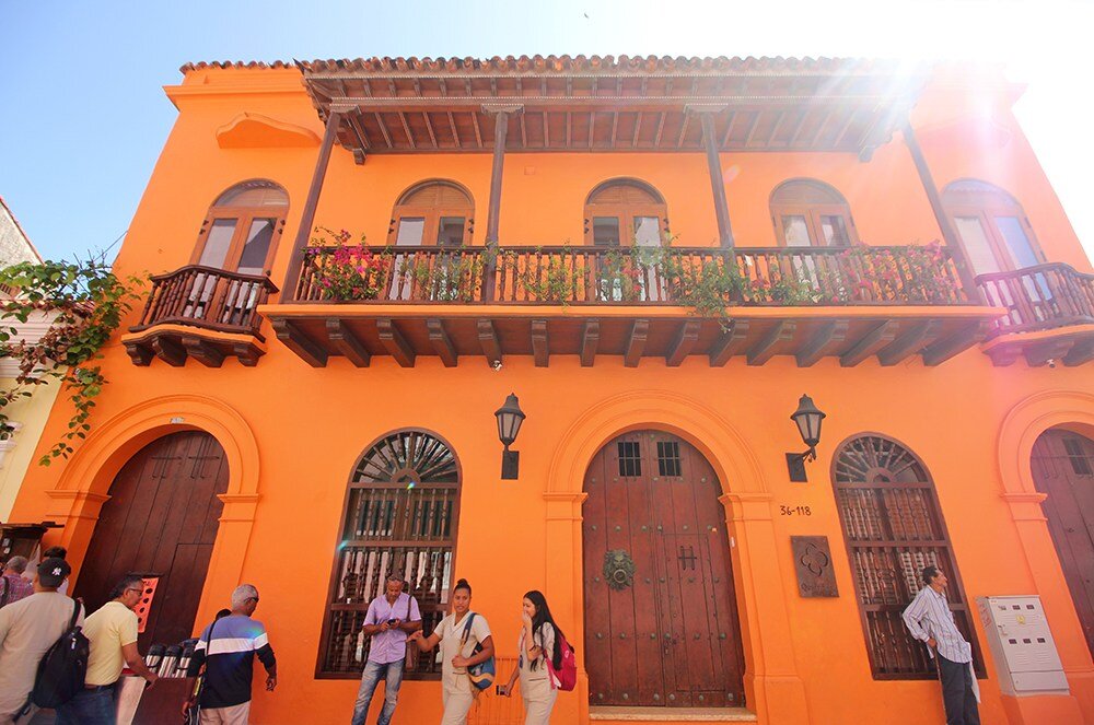 cartagena-colombia-travel-blog-colourful-buildings.jpg