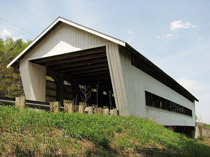 Giddings_Road_Covered_Bridge_May_2015_-_panoramio_(1).jpg