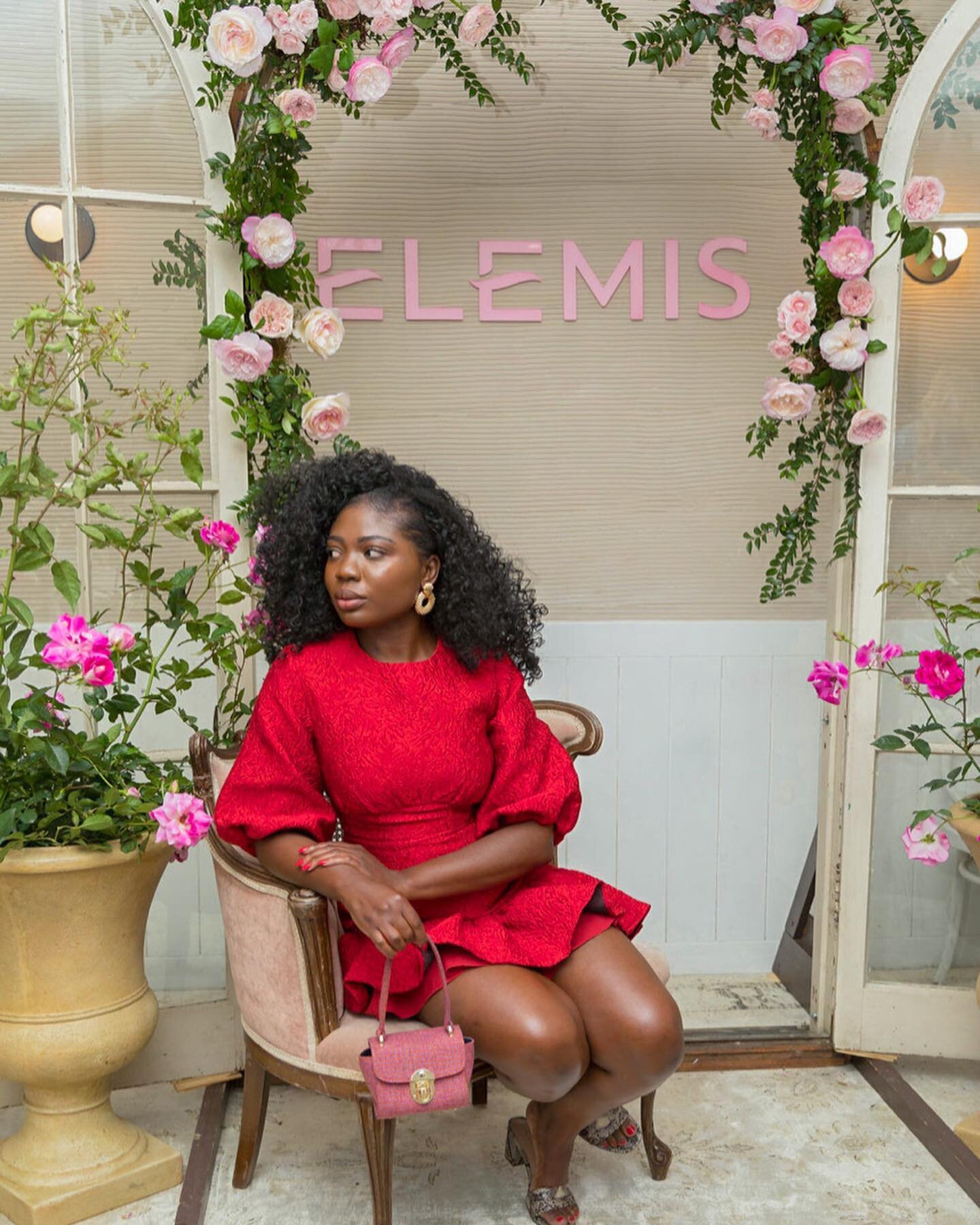 There&rsquo;s no better combo than tasty treats and stunning beauty products. 🤍 We loved executing the cutest breakfast masterclass for @ELEMIS X @KatieJaneHughes! As an ELEMIS glow expert, Katie gave all of the best tips and tricks for perfect glow