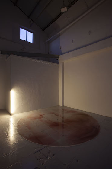 Partes da Terra / Ground Parts - Floor Work II. PADA , Barreiro, Portugal, 2019. Photo Credit : Erica Doo