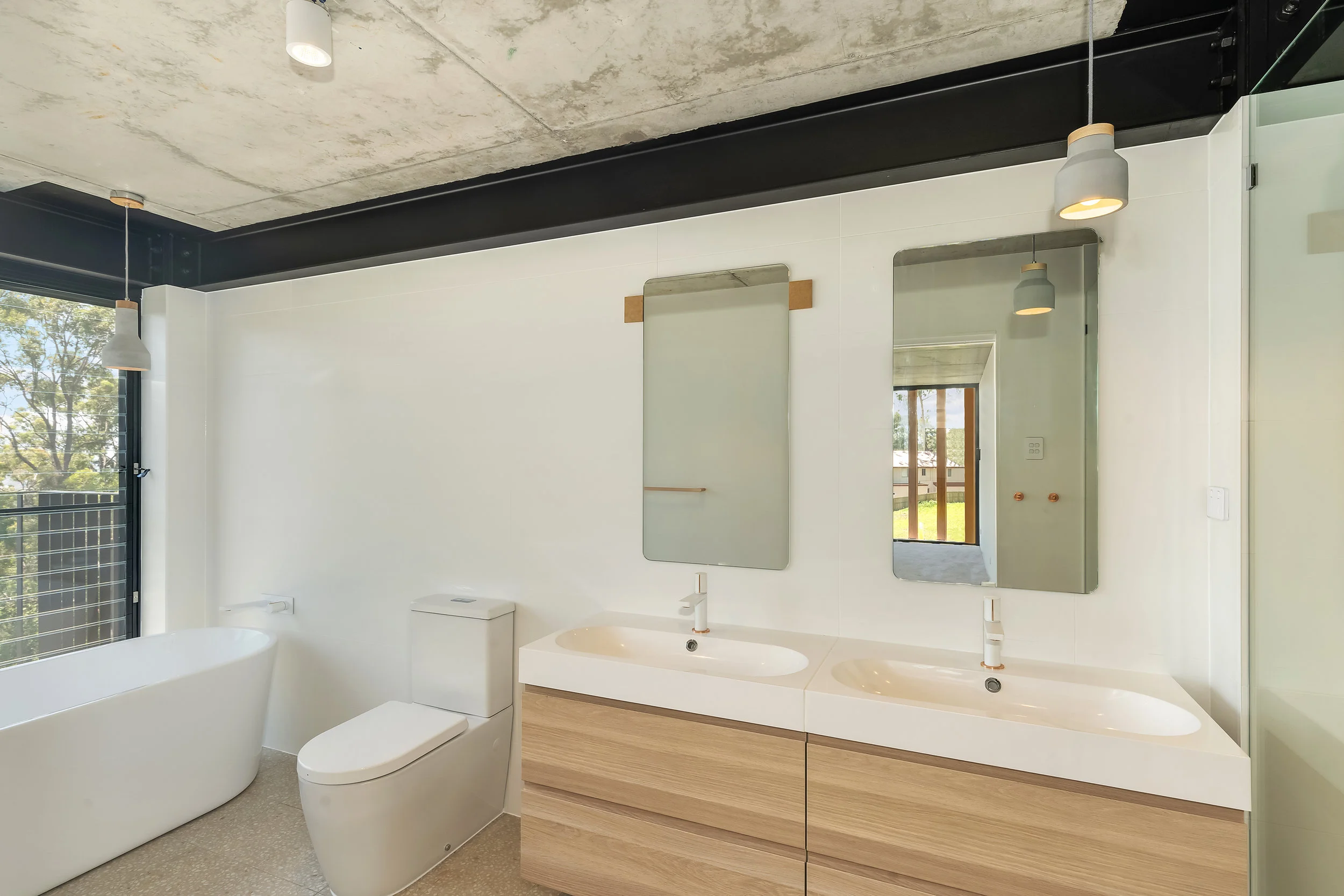 Ensuite.JPG