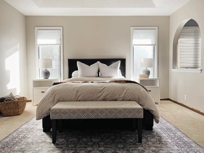 Choose The Right Rug For Under A Bed, How Big Of A Rug To Put Under Queen Bed