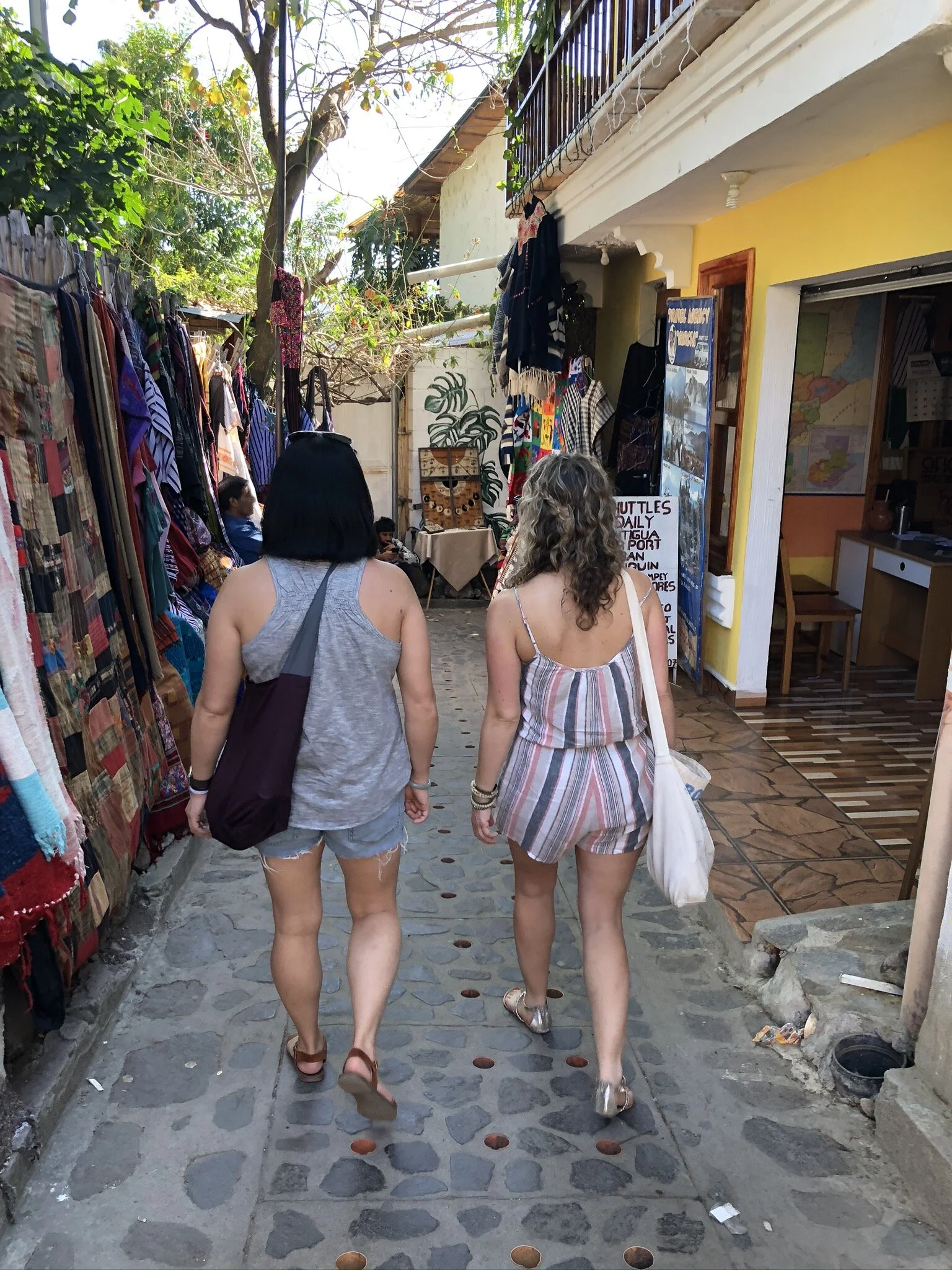 Along the main “road” in the village, many craftsman sell blankets, clothes and jewelry