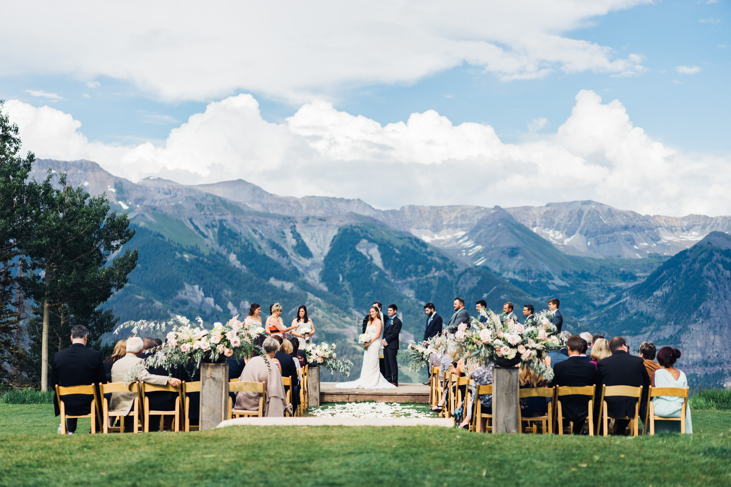 Considerations When Planning a Holiday Wedding