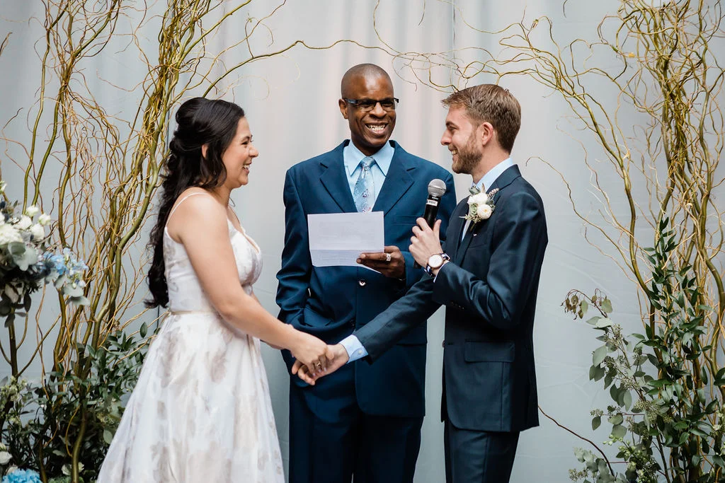 hotel-wedding-arch-ideas.jpg
