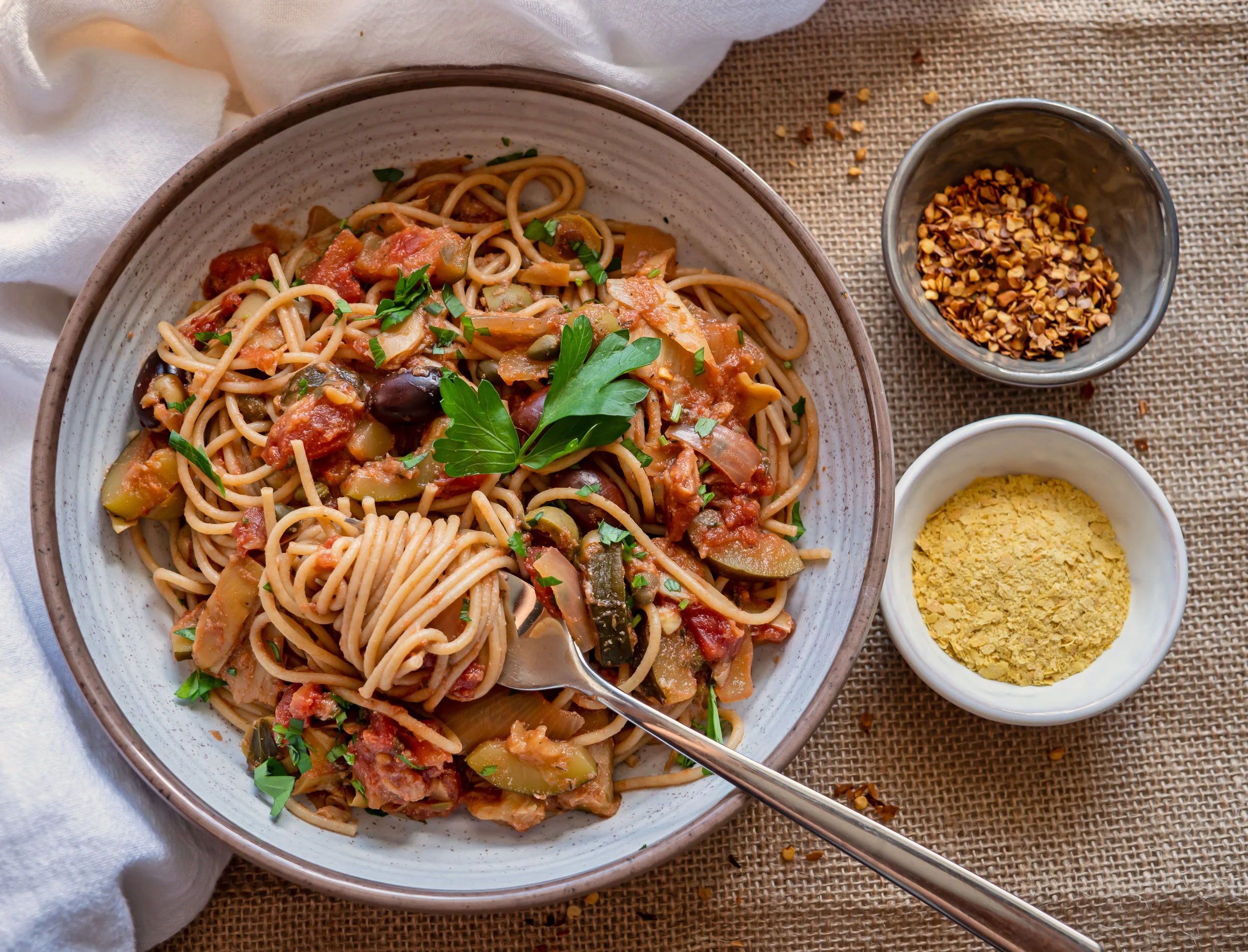 Spaghetti with Zucchini & Tomatoes — The Yummy Vegan