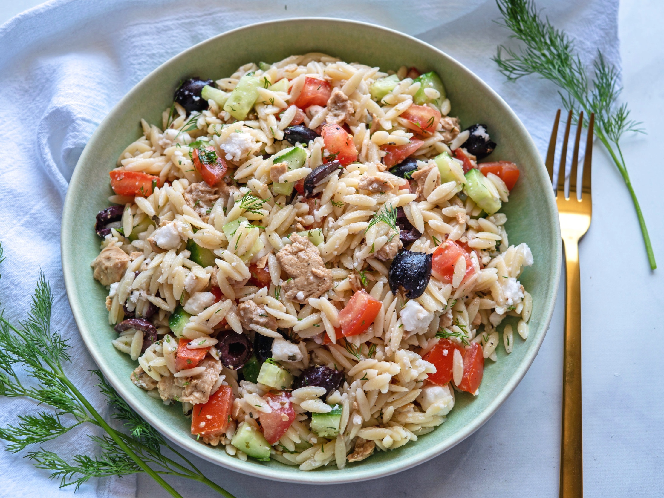Greek Tuna Orzo Salad — The Yummy Vegan