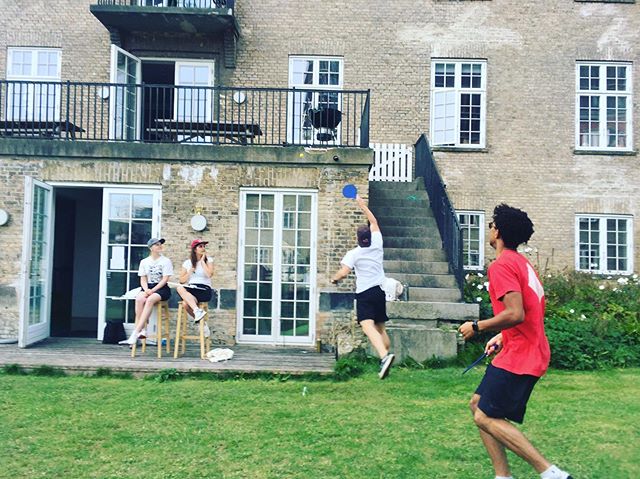 Yesterday 1st floor hosted CJ&rsquo;s first Grill Tennis Tournament followed by a cozy barbecue. Thanks for a great initiative and congratulations to Bea and Trevor, also from 1st floor, who won the tournament🥎🏆 #collegiumjuris #jointhehygge #grill