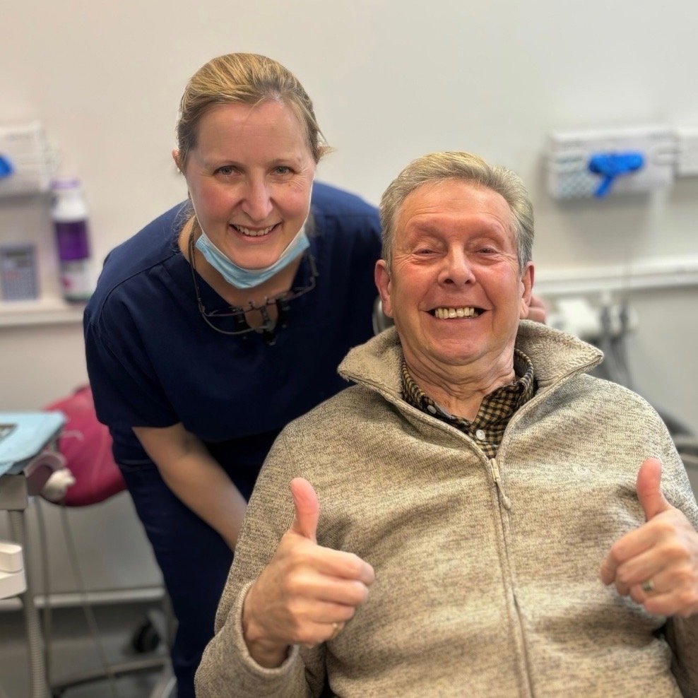 ✨Another happy patient✨

Our patient couldn&rsquo;t wait to share his new smile with everyone!

Dr Allen fitted this patients implant crown for him, and he&rsquo;s absolutely over the moon with the result!

#happypatienthappydentist #dentalsmileschel