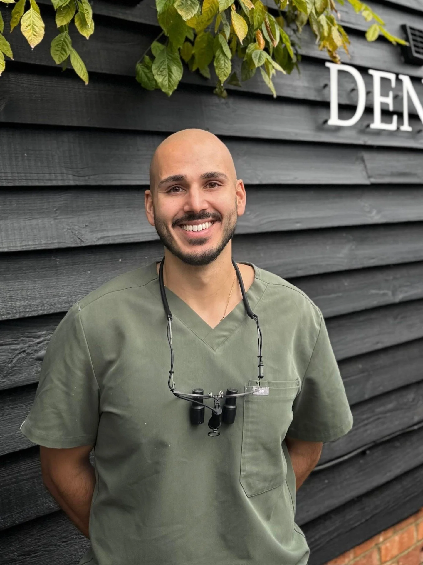 Meet Roman 🦷

Roman is one of our dentists who joined the team recently 🪥

He graduated from University of Luliu Hațieganu in Romania and has since built an impressive array of experience in restorative and aesthetic dentistry, correctional alignme