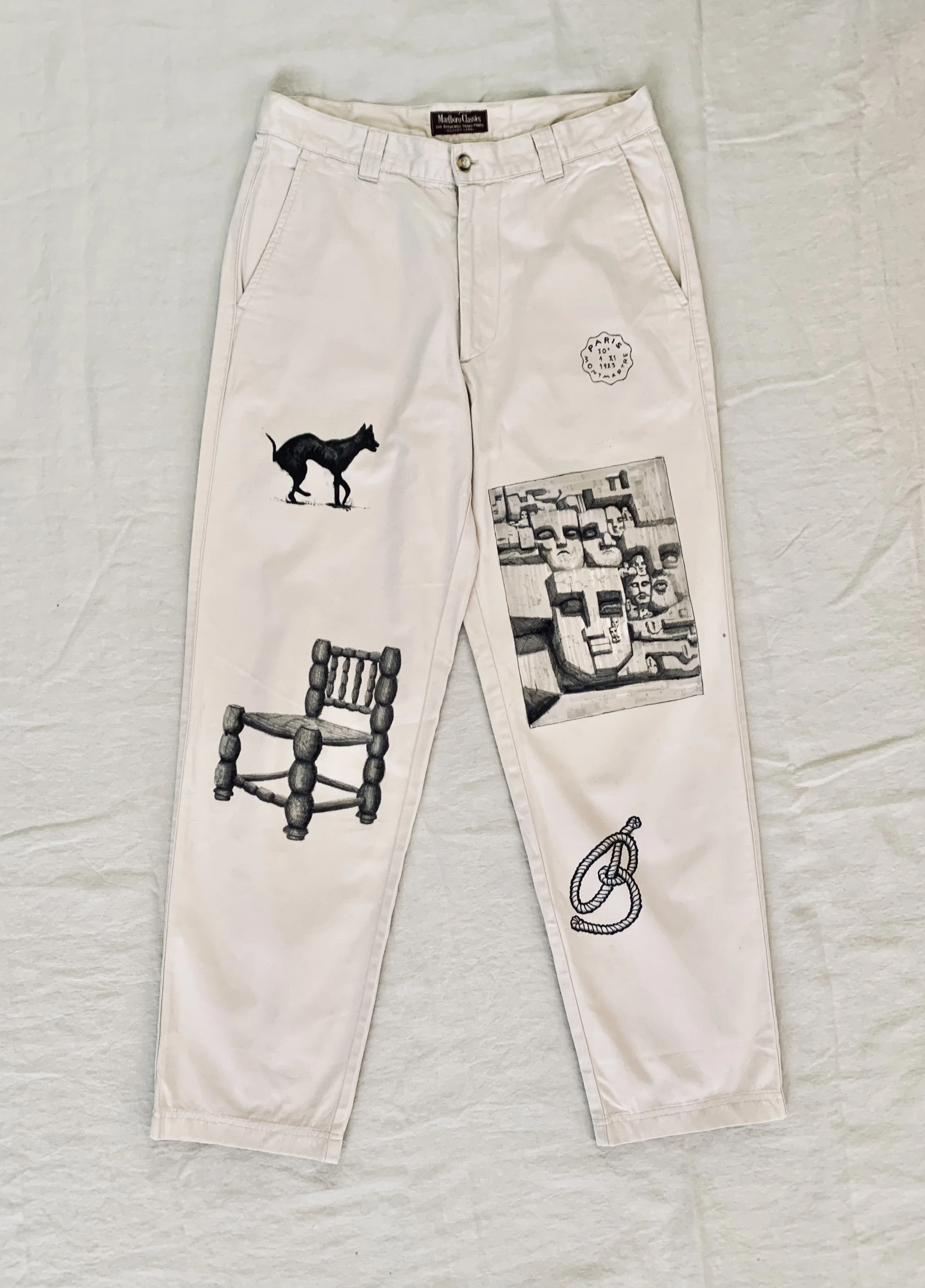 Pièce unique dessiné à la main. ( W33xL34 / 107x39cm )