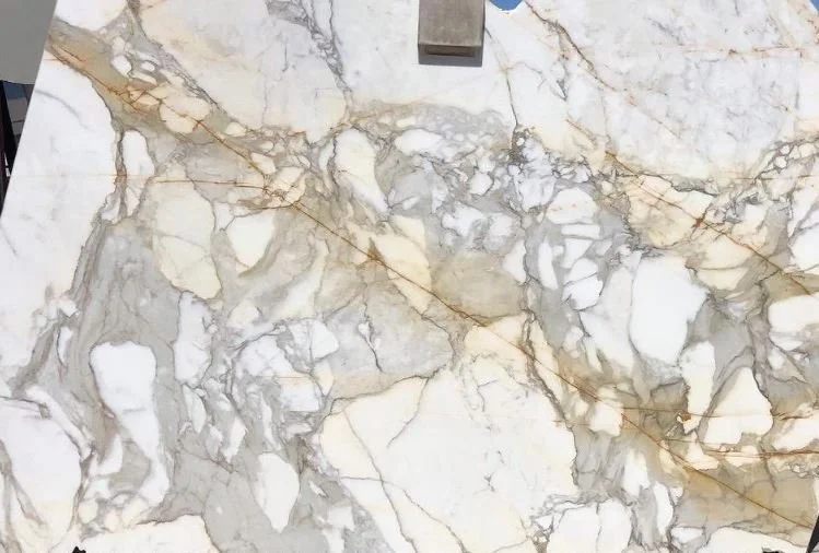 Calacatta Macchia Vecchia Marble Slab — DOMVS Surfaces