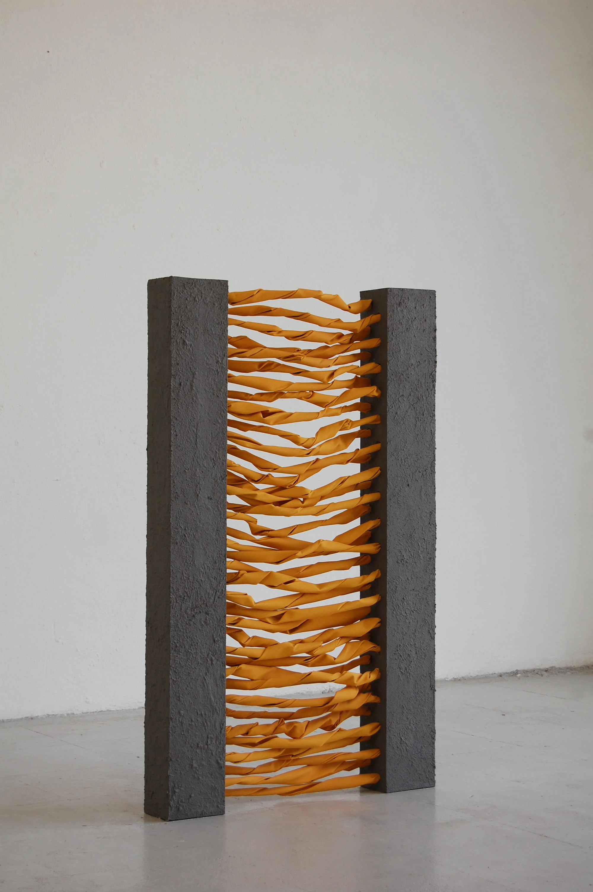 Wall of Canvas - 2019 Acrilico su tela e legno 120 x 72 x 14 cm