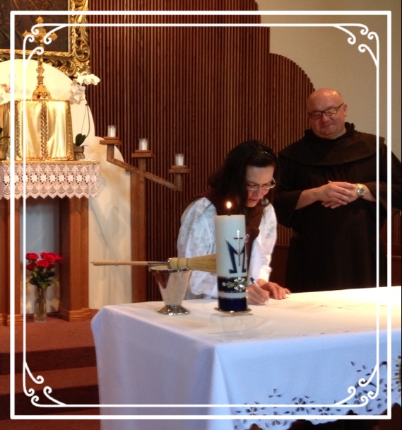 ANABELL Anabell had cancer which prevented her from entering the Secular Order as an ordinary member. She had a great desire to participate in the mission of the Carmelite Order and to support it with her prayers as well as her suffering. She was accepted as a cooperative member in 2013 and passed away on the feast of St. Teresa of Ávila in 2015. In her petition to be received as a cooperative member of the Secular Order of Discalced Carmelites of Our Lady of Mount Carmel and St. Teresa of Jesus, Anabell wrote the following: "I have a joyful desire to participate in the mission of the Carmelite order supporting it through my prayers, as well as offering any suffering encountered throughout the totality of my life, especially the suffering related to cancer, which currently impedes me from pursuing entrance into the Secular Order as an active, ordinary member. Also, if there is any need for artistic services that the Secular Order might need, I offer these as well, to the extent that my physical health permits. I have a zealous longing to serve Our Lady of Mt. Carmel to help save souls and live my life according to the spirituality of Carmel. Also, I deeply wish to be in community with all of the Carmelite saints and with all those currently serving Carmel, for all eternity. I thank all the members of the Secular Order, as well as the Carmelite Fathers, for their prayers and concern for my health. I send to each one my gratitude, love, and prayers, too."