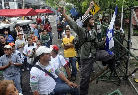 protest honuras soaw.jpg