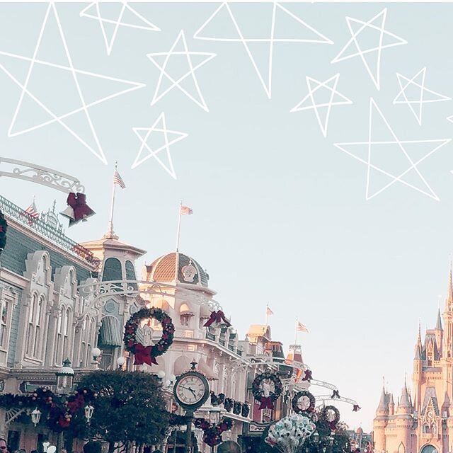 𝒾𝓉&rsquo;𝓈 𝓉𝒽𝑒 𝓂𝑒𝓇𝓇𝒾𝑒𝓈𝓉 𝓅𝓁𝒶𝒸𝑒 𝑜𝓃 𝑒𝒶𝓇𝓉𝒽 || merry magical Monday! ||holiday MK views are my favorite views and it&rsquo;s officially less than six months till the holidays! ||someone once told me that I am ｉｎｓｕｆｆｅｒａｂｌｙ ｆｅｓｔｉｖｅ