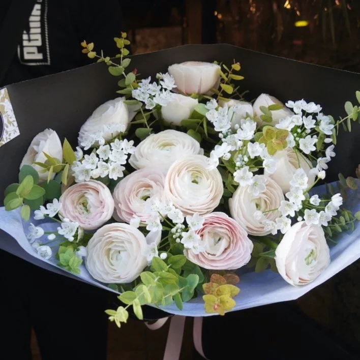 bunch of ranunculus france winter flower delivery in paris