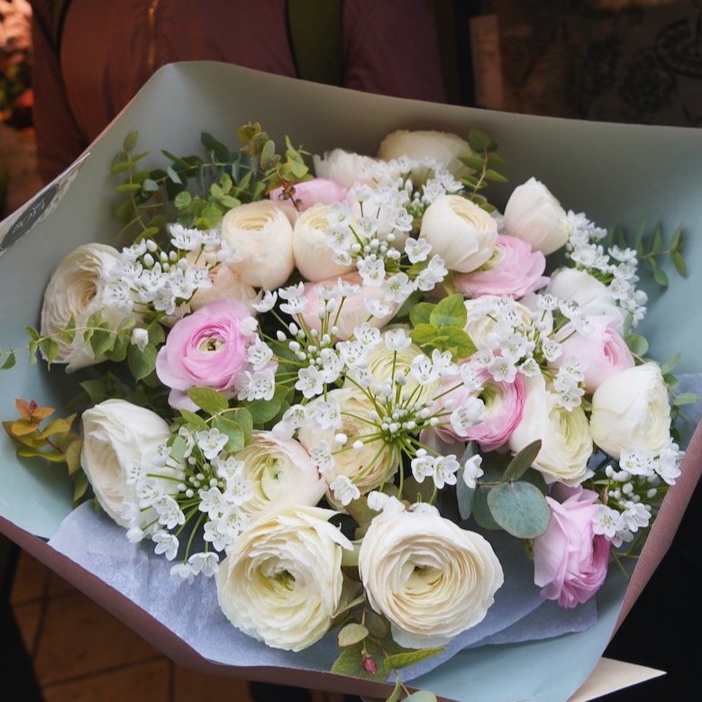 bunch of ranunculus france winter flower delivery in paris