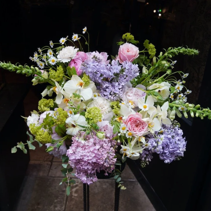 bouquet pastels de printemps, création de BOYA, fleuriste Paris 6ème, livraison le jour même dans paris