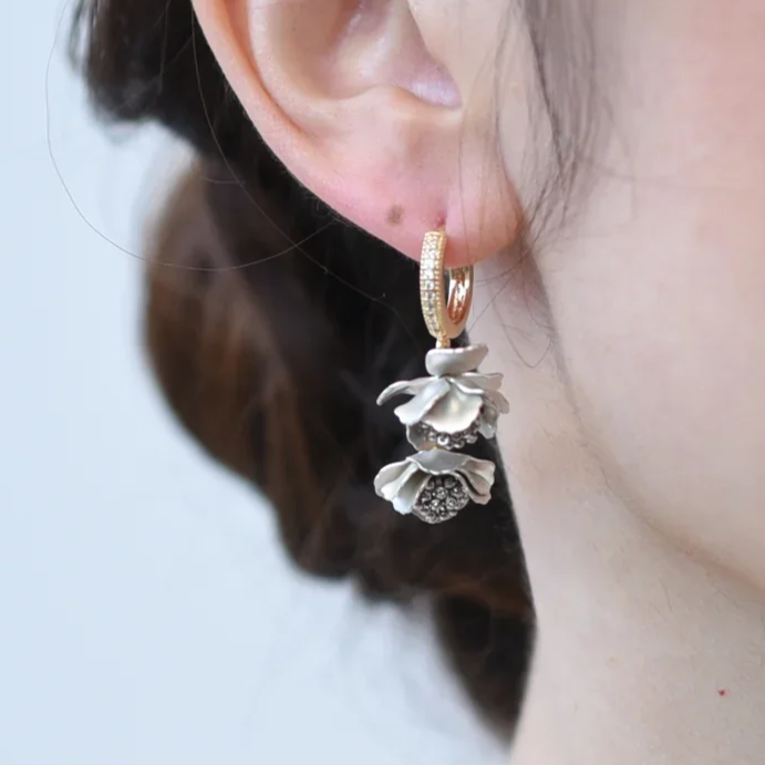 monshiro peony hoop earrings for sale at BOYA Paris