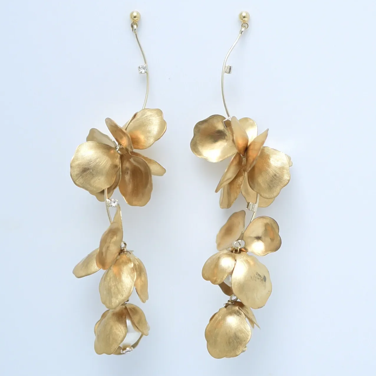 monshiro poppy bouquet earrings for sale at BOYA Paris
