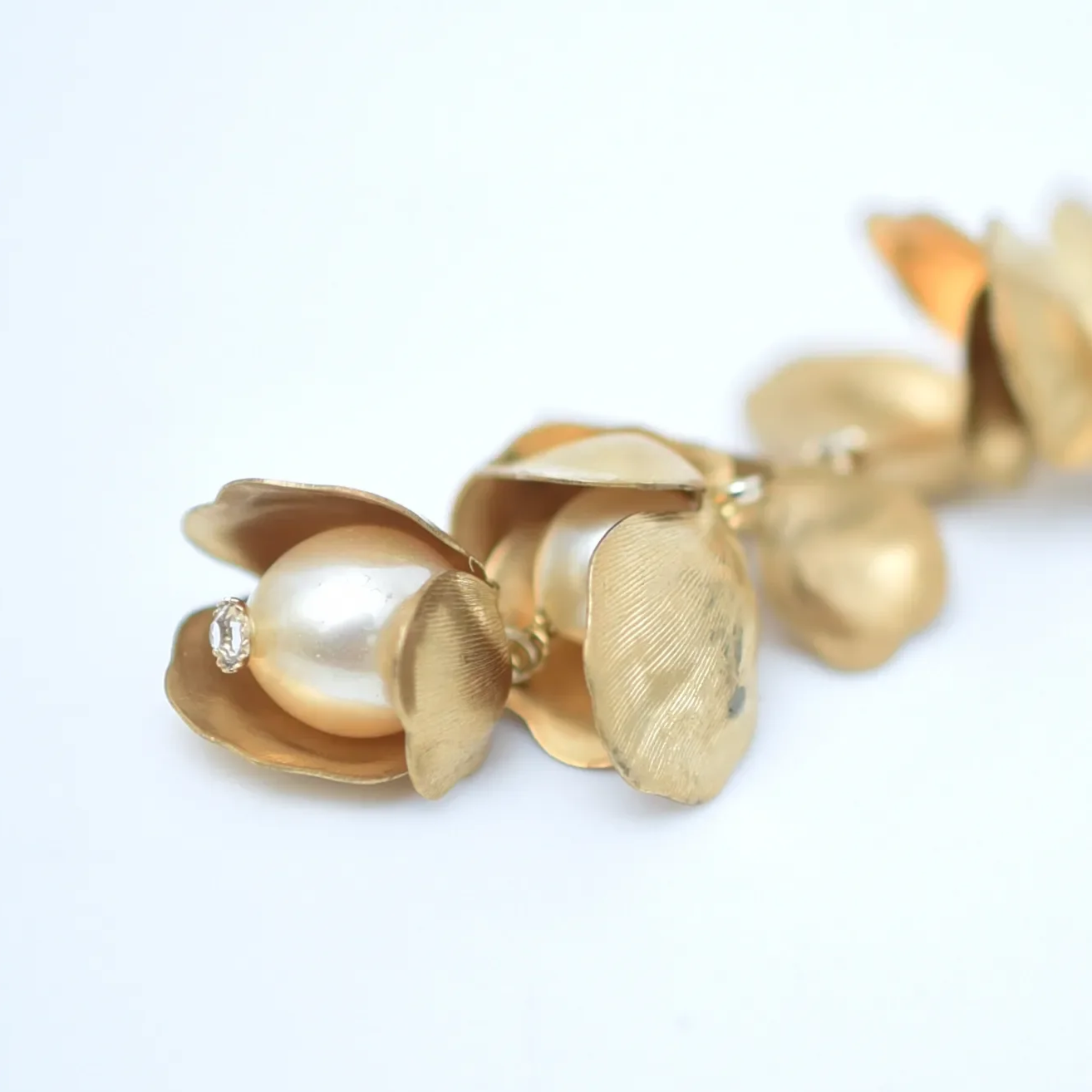 monshiro poppy bouquet earrings for sale at BOYA Paris