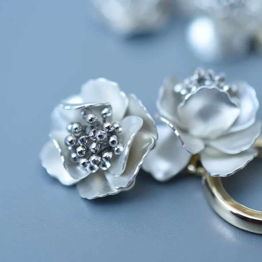 monshiro peony hoop earrings for sale at BOYA Paris