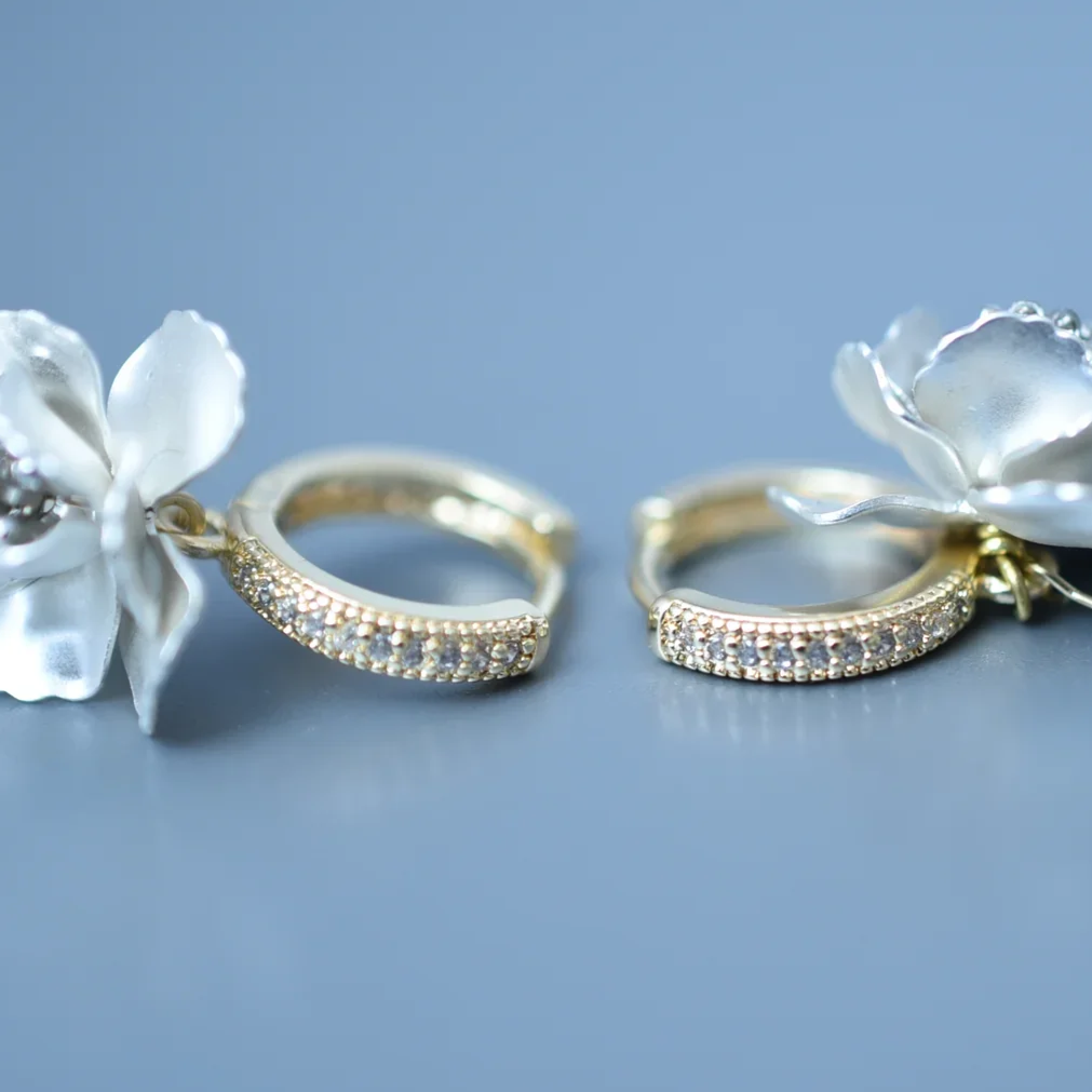 monshiro peony hoop earrings for sale at BOYA Paris