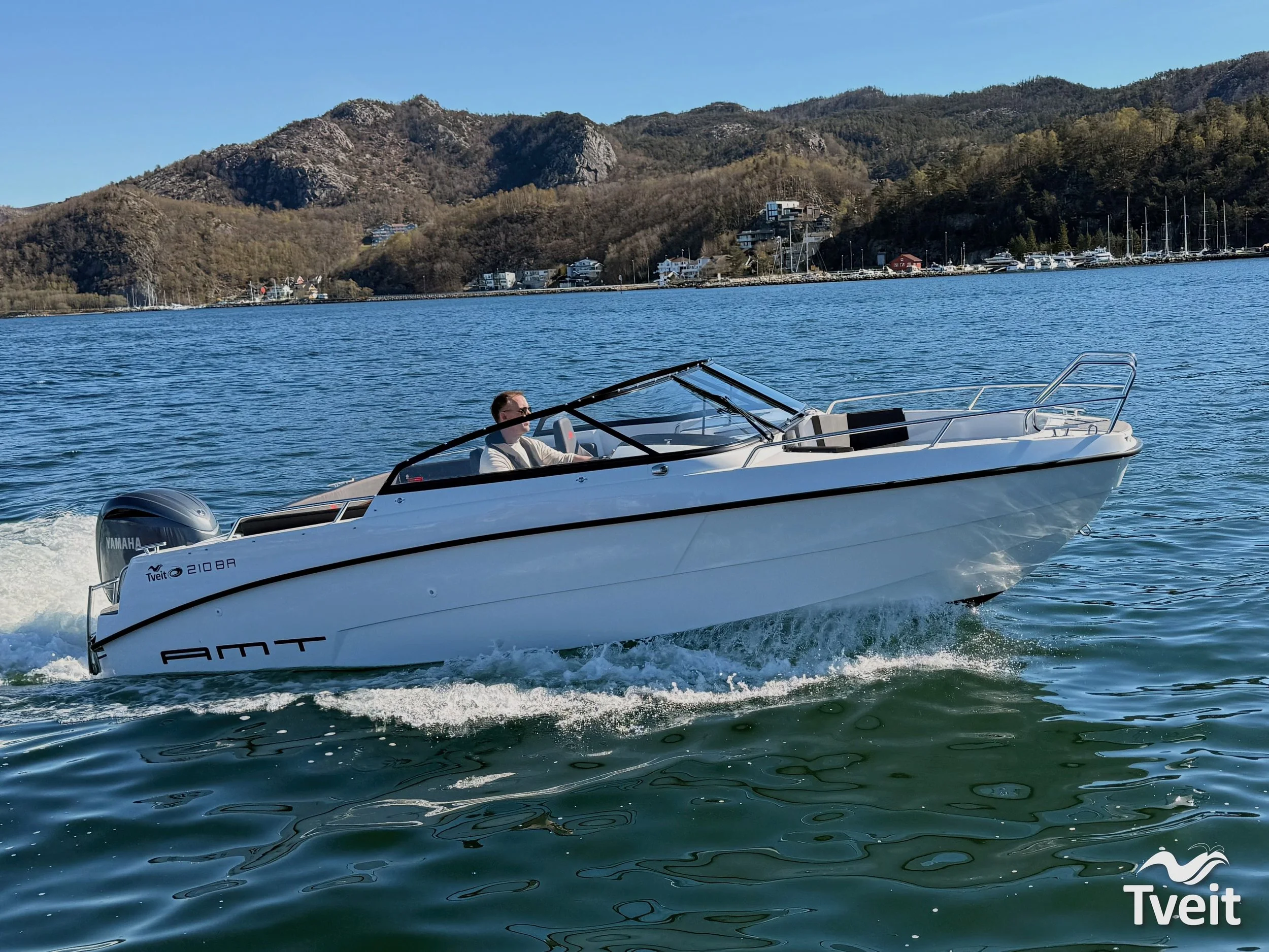 Daycruiser båt