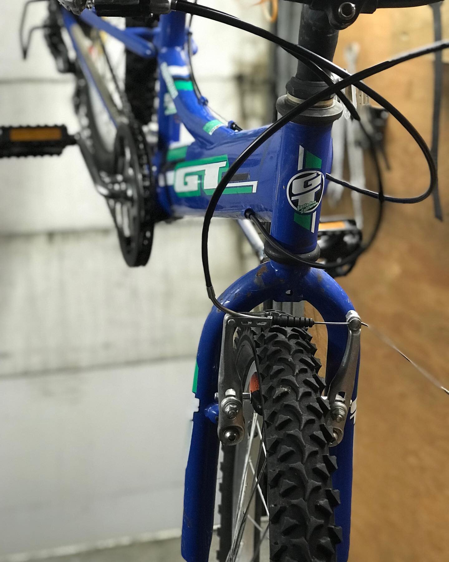 Cleaning up kids bikes for spring! Do you have a family of bikes that need service? Give me a call and save yourself the trouble of loading them all up.