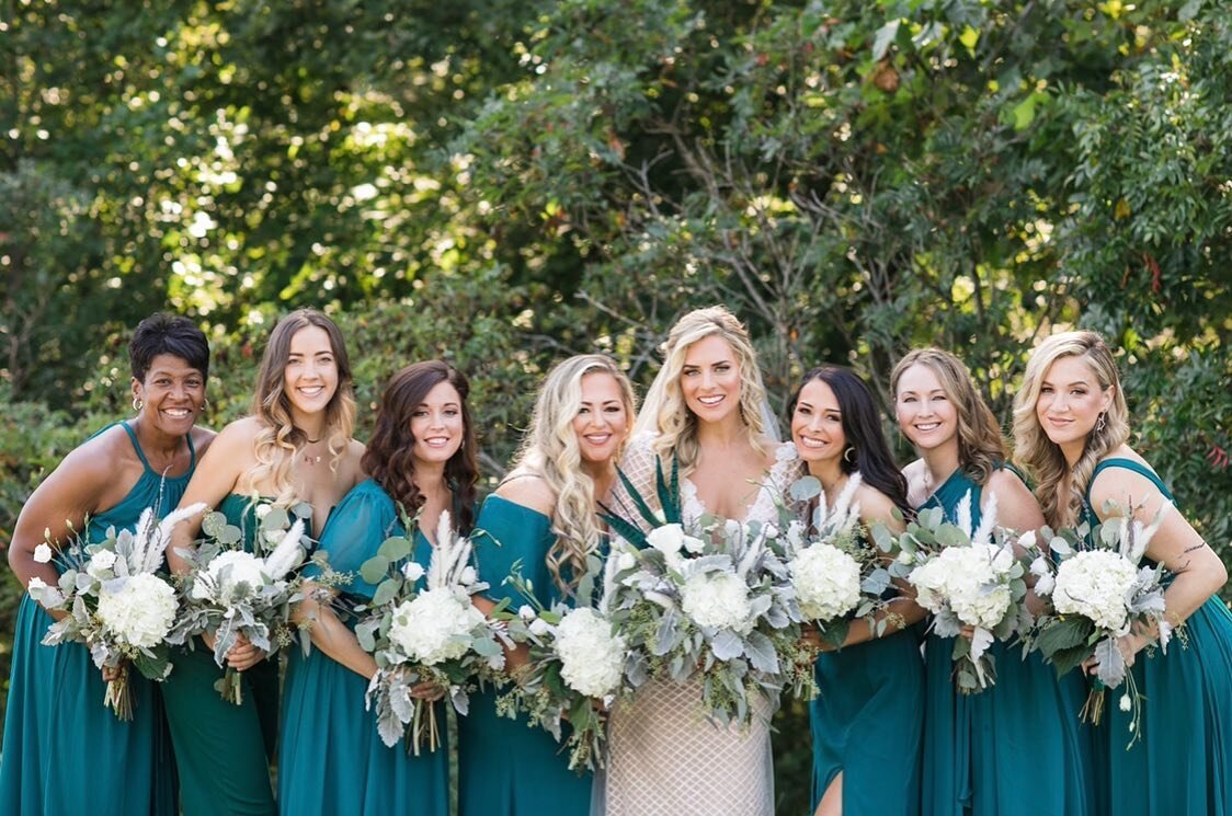 Bride tribe 💕
.
.
.
.
.
#bride #bridesmaids #bridetribe #bridalparty #bridalbouquet #bridalmakeup #bridalhair #weddingparty #weddingday #weddingplanner #weddingphotographer #nashvillebride #nashvillewedding #southernbride #southernwedding