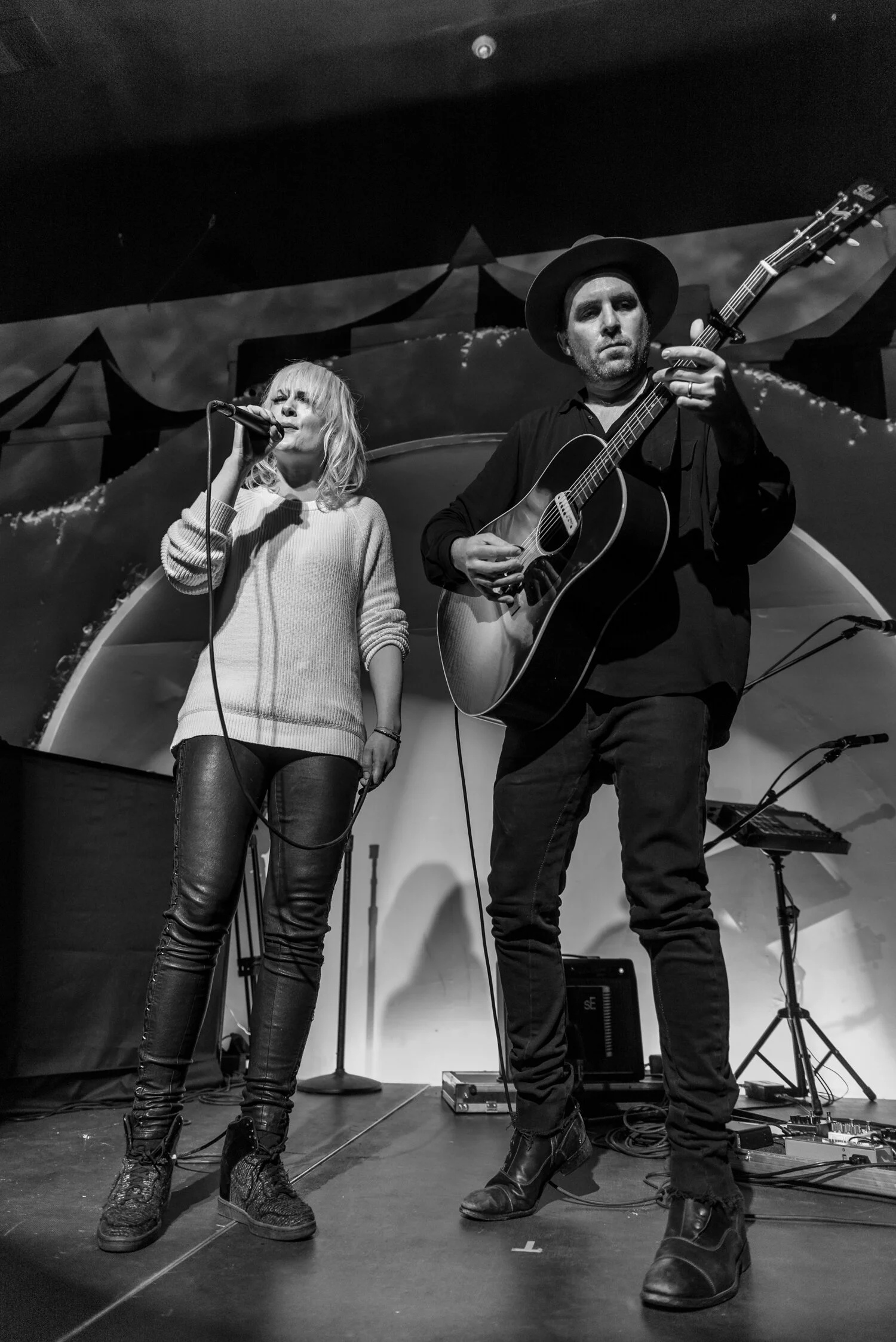 Metric_music_Concert_Photography_farrell_tremblay-12.jpg