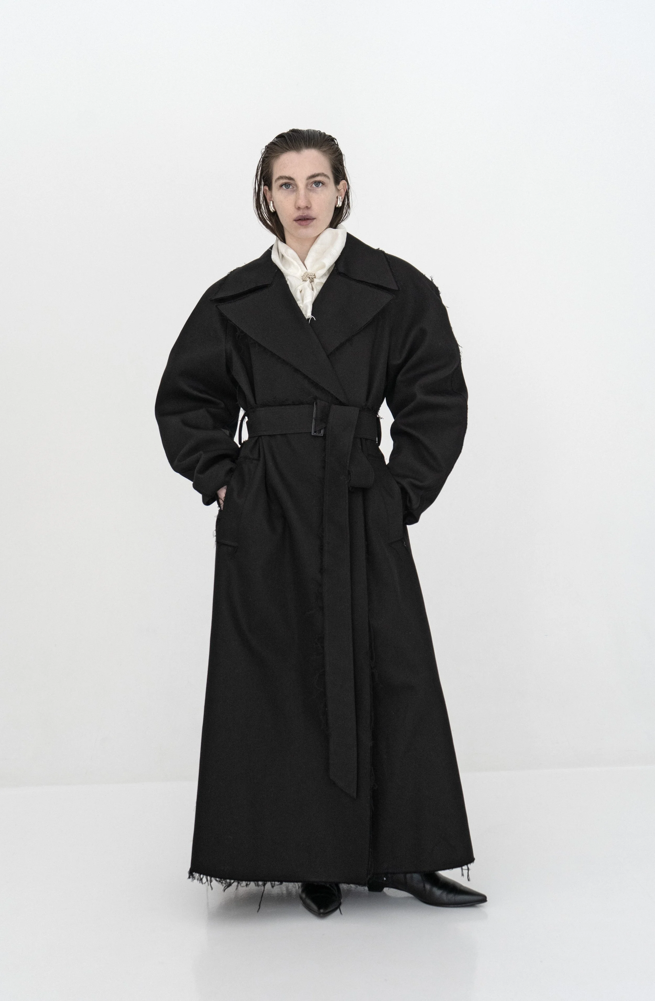 km-by-lange-blackout-heavy-weight-cotton- trench-4.jpg