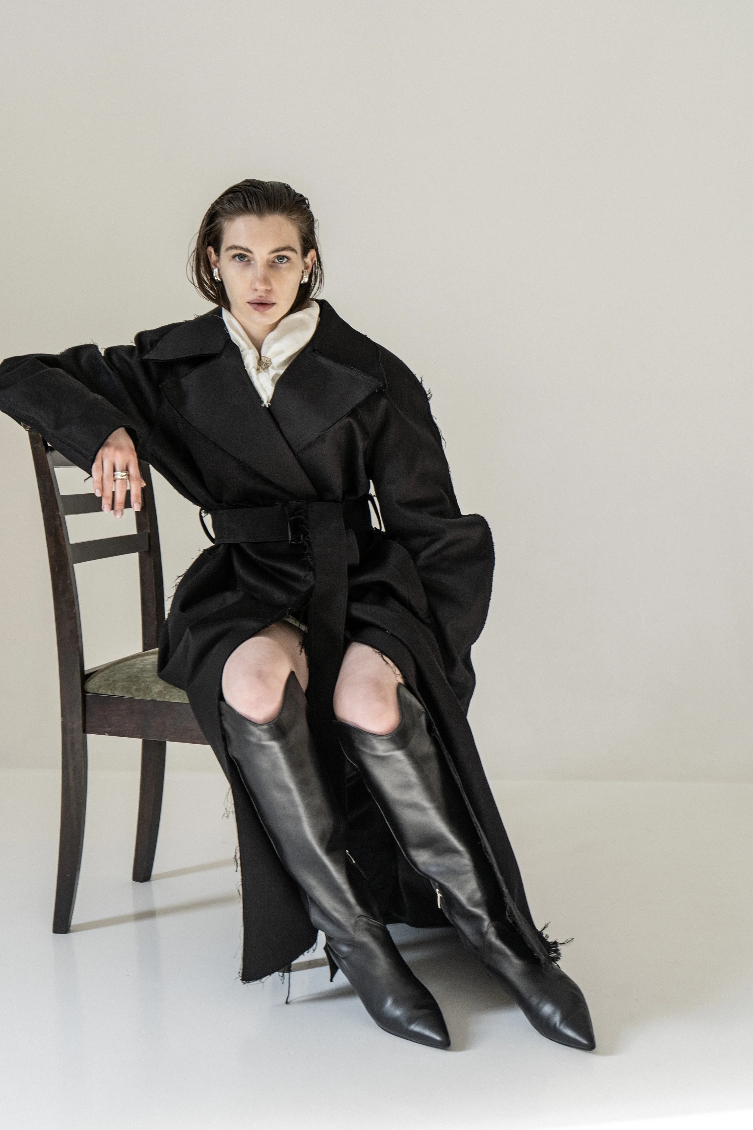 km-by-lange-blackout-heavy-weight-cotton- trench-2.jpg