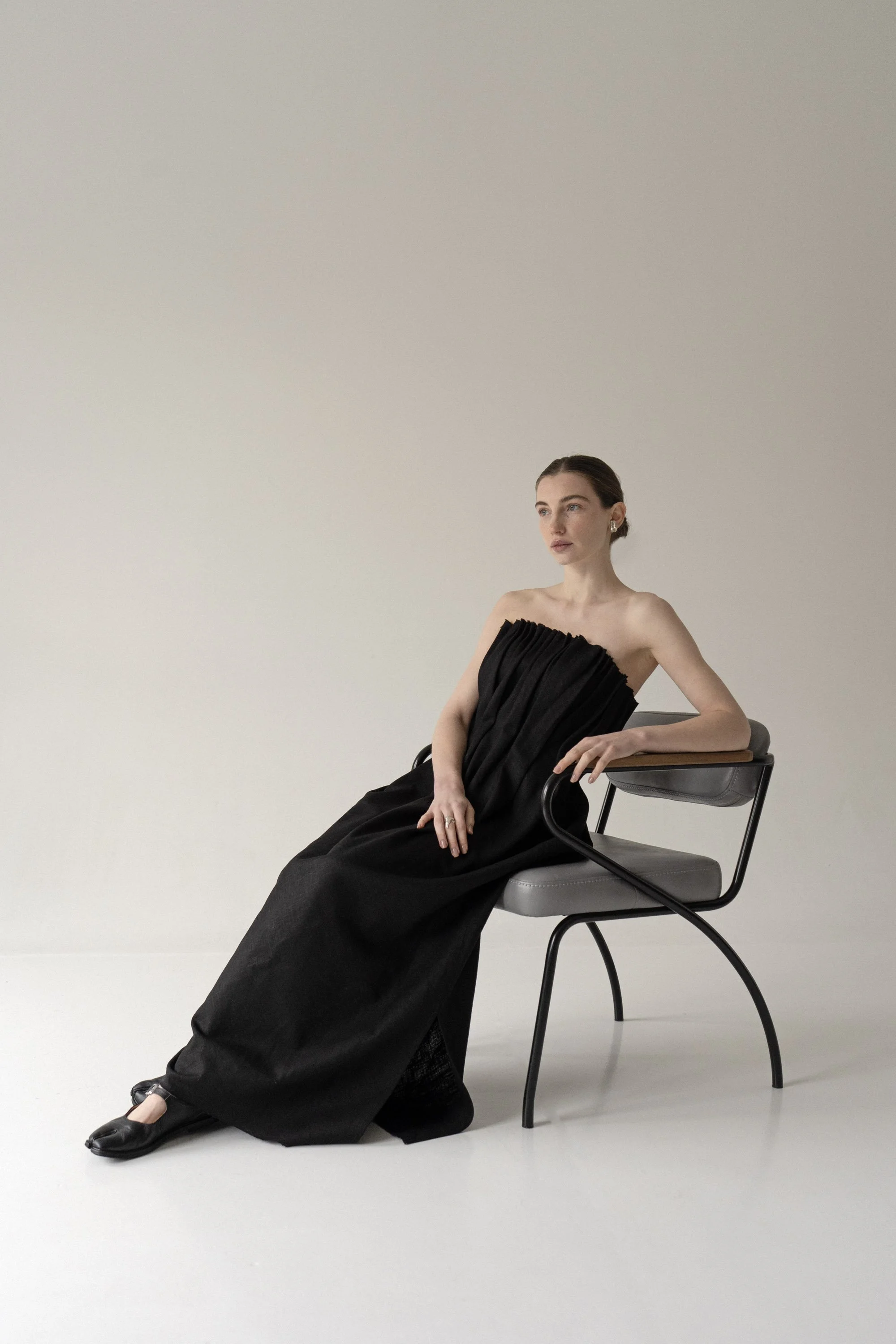 km-by-lange-black-sazha-linen-dress2_1.jpg