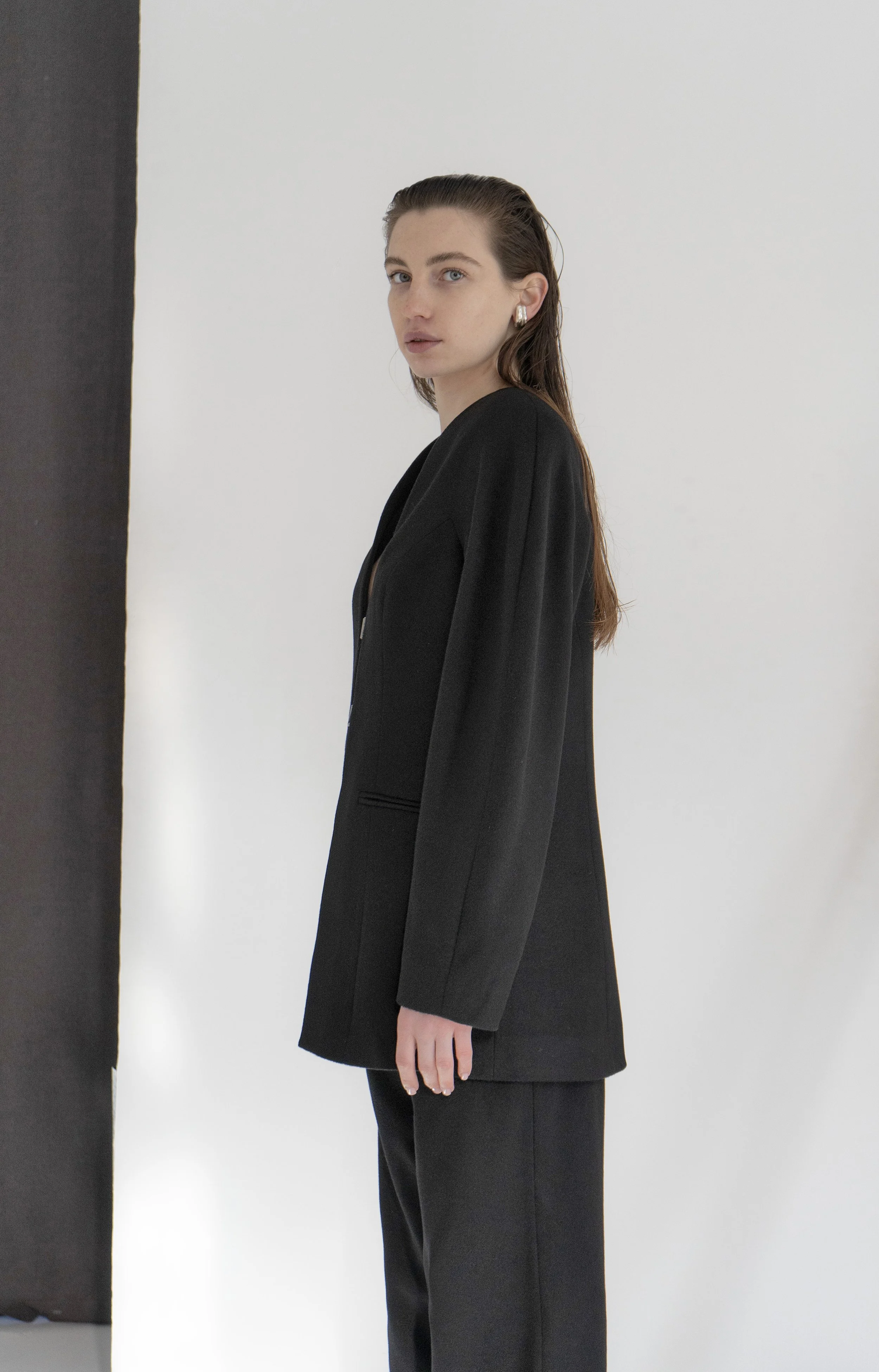 km-by-lange-chernozem-cashmere-blazer-7.jpg