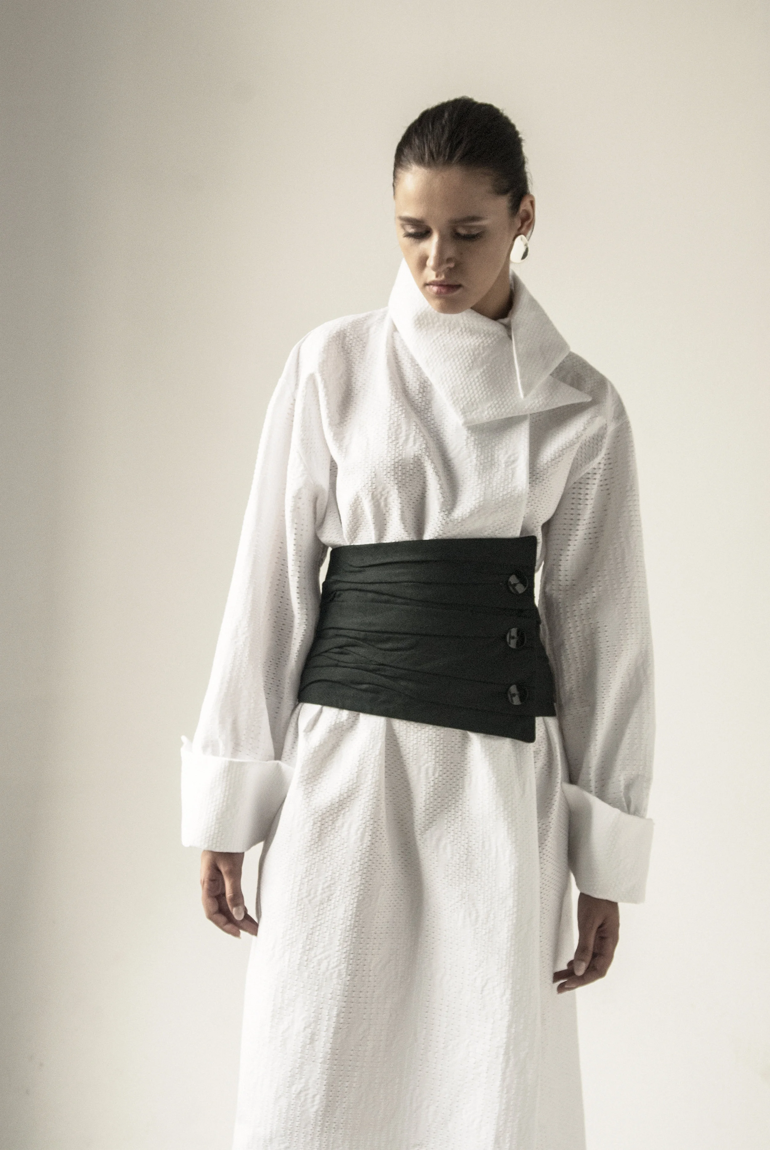 km-by-lange-black-puff-linen-belt4.jpg