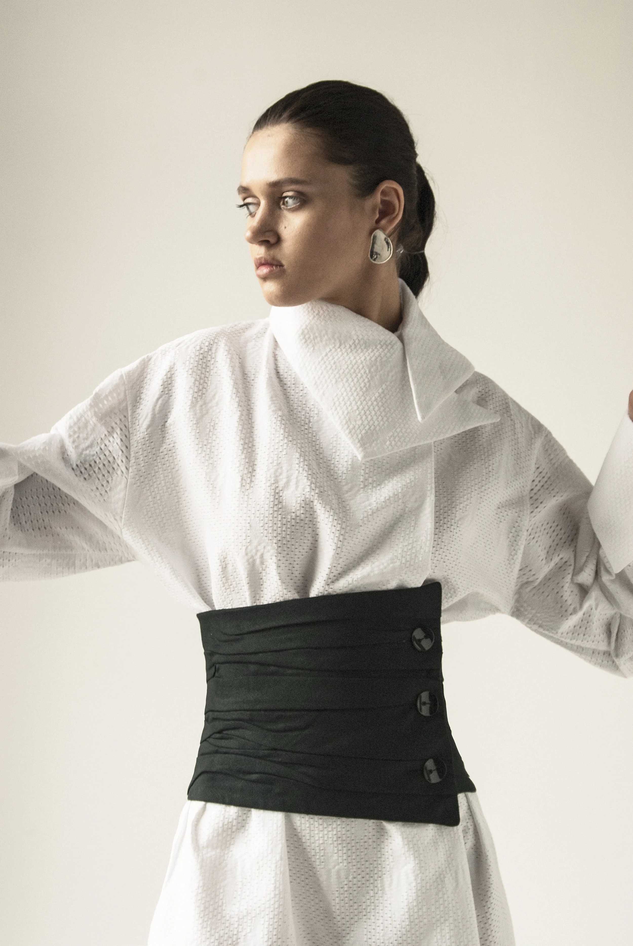 km-by-lange-black-puff-linen-belt7.jpg