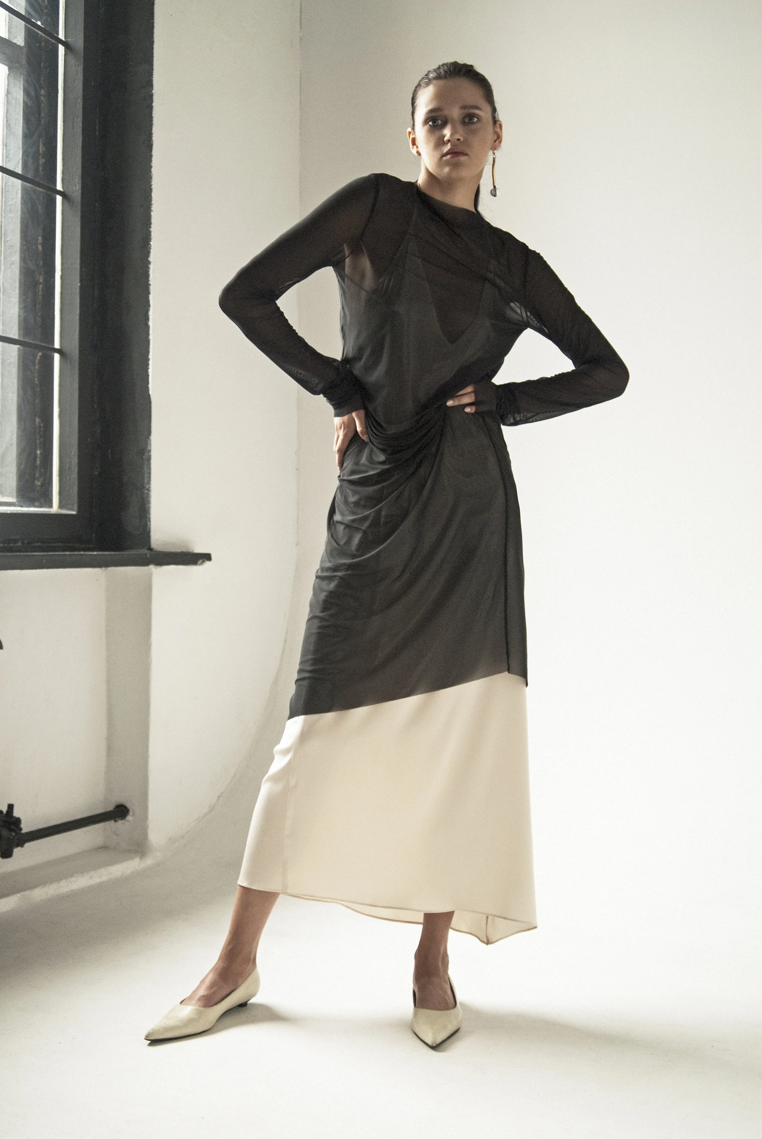 km-by-lange-endless-sleeves-tulle-dress1.jpg