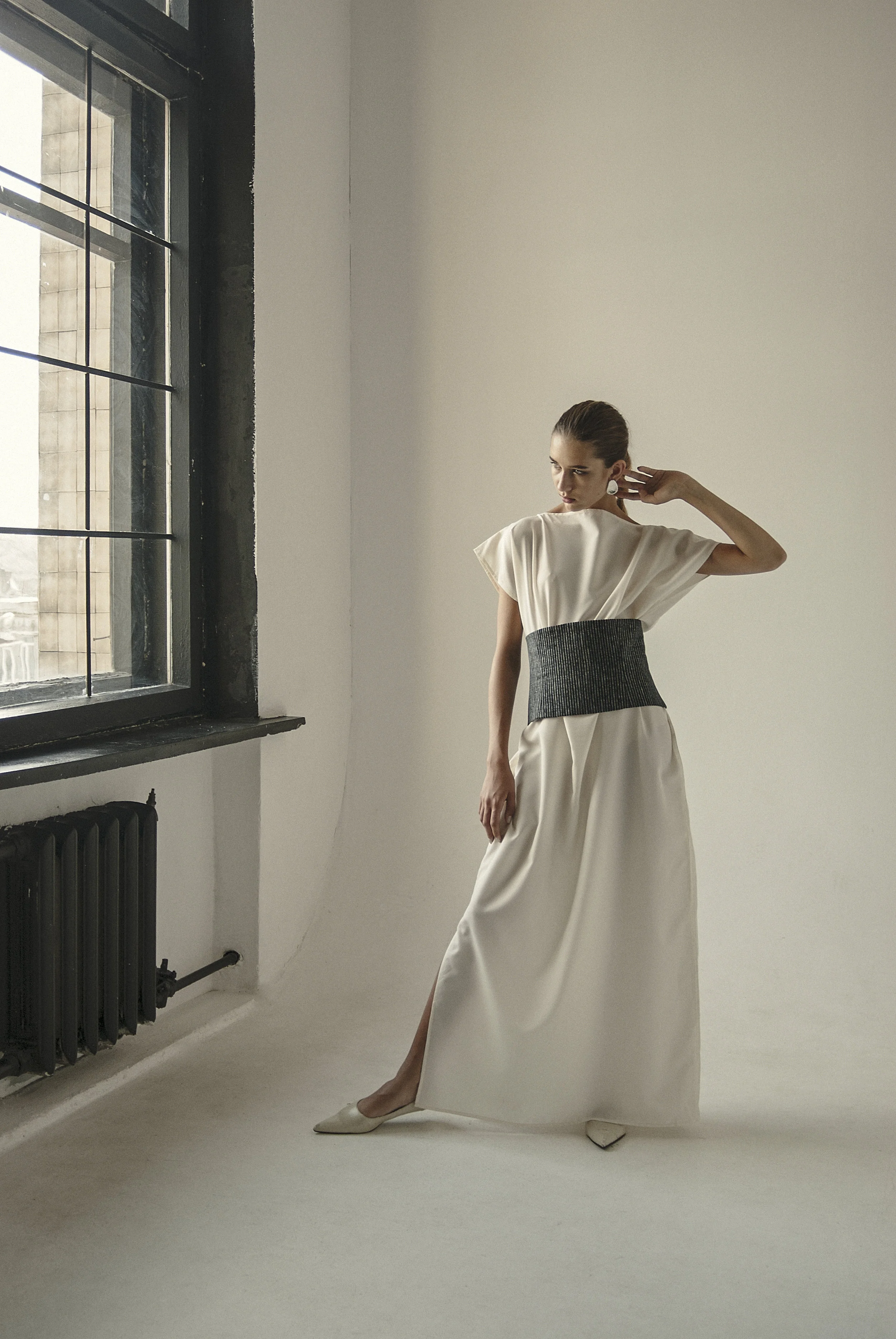 japanese corset dress White Soft Mesh & Japanese Satin Pearl Hand Embroidered Corset Party Wear Gown by Saanjh by Lea at Pernia's Pop Up Shop 2026