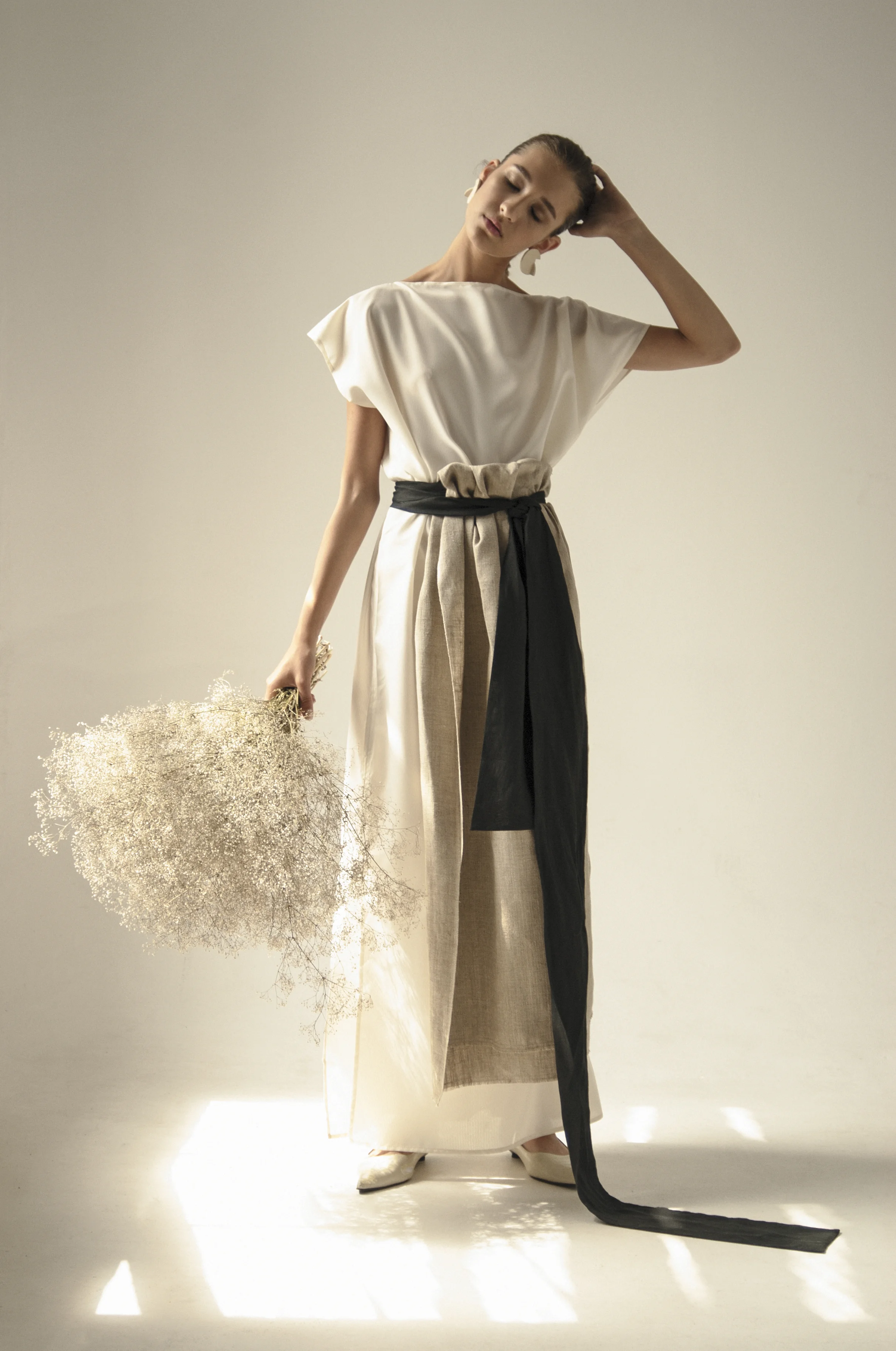 km-by-lange-zapaska-motanka-black-belt-raw-dress-gown-0001.jpg